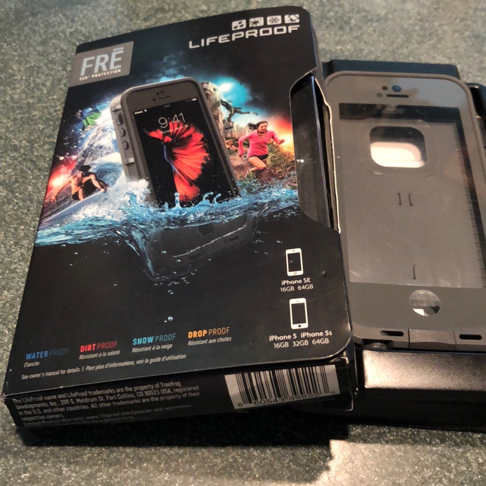 LIFEPROOF  case with built-in screen cover